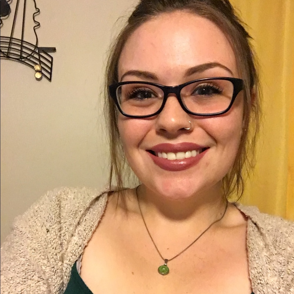 Meet your Posher, Casey